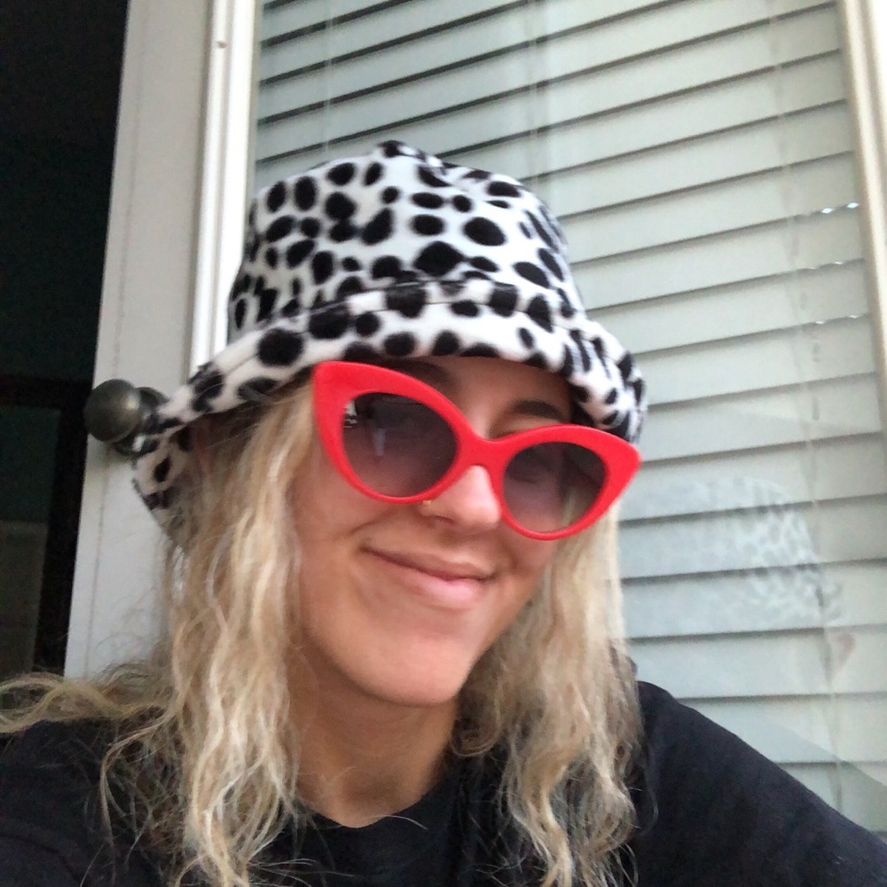Fuzzy leopard bucket hat